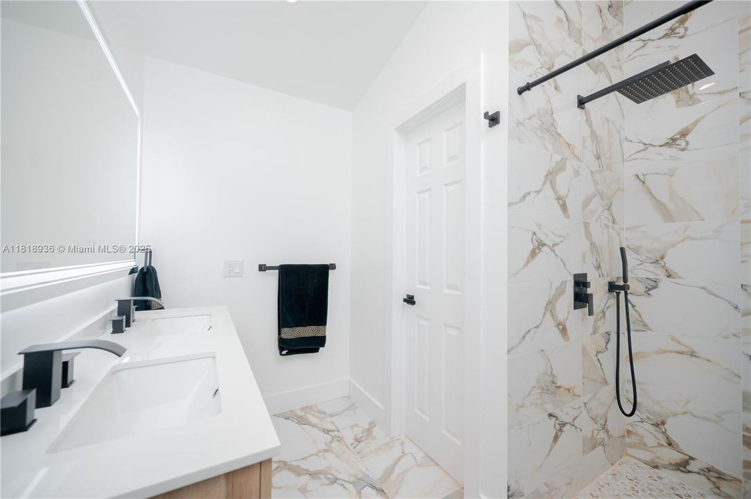 На продажу: $745,000 (4 спален, 3 ванн, 2364 Квадратных фут)