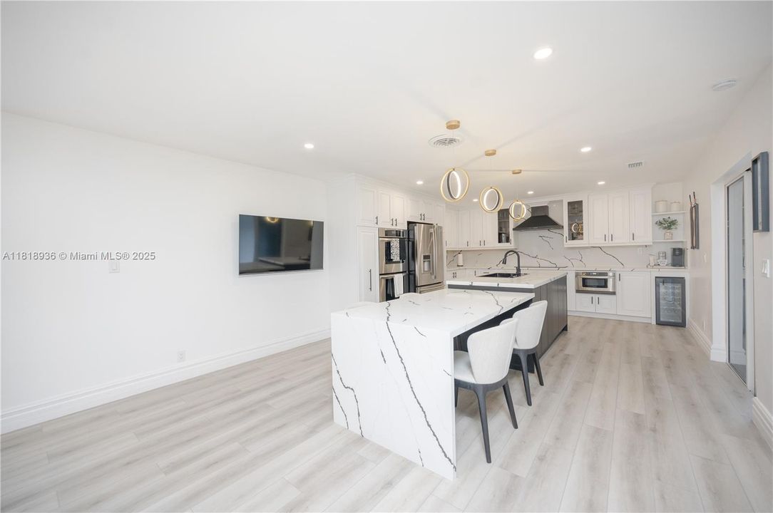 На продажу: $745,000 (4 спален, 3 ванн, 2364 Квадратных фут)