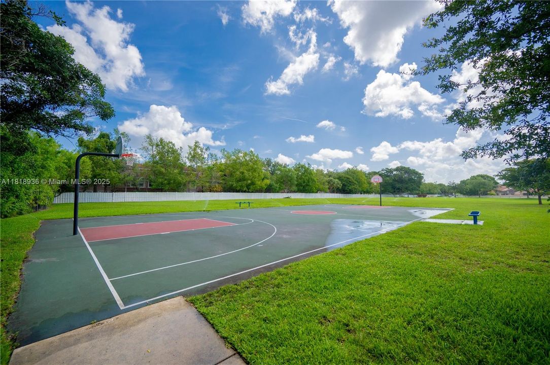 На продажу: $745,000 (4 спален, 3 ванн, 2364 Квадратных фут)