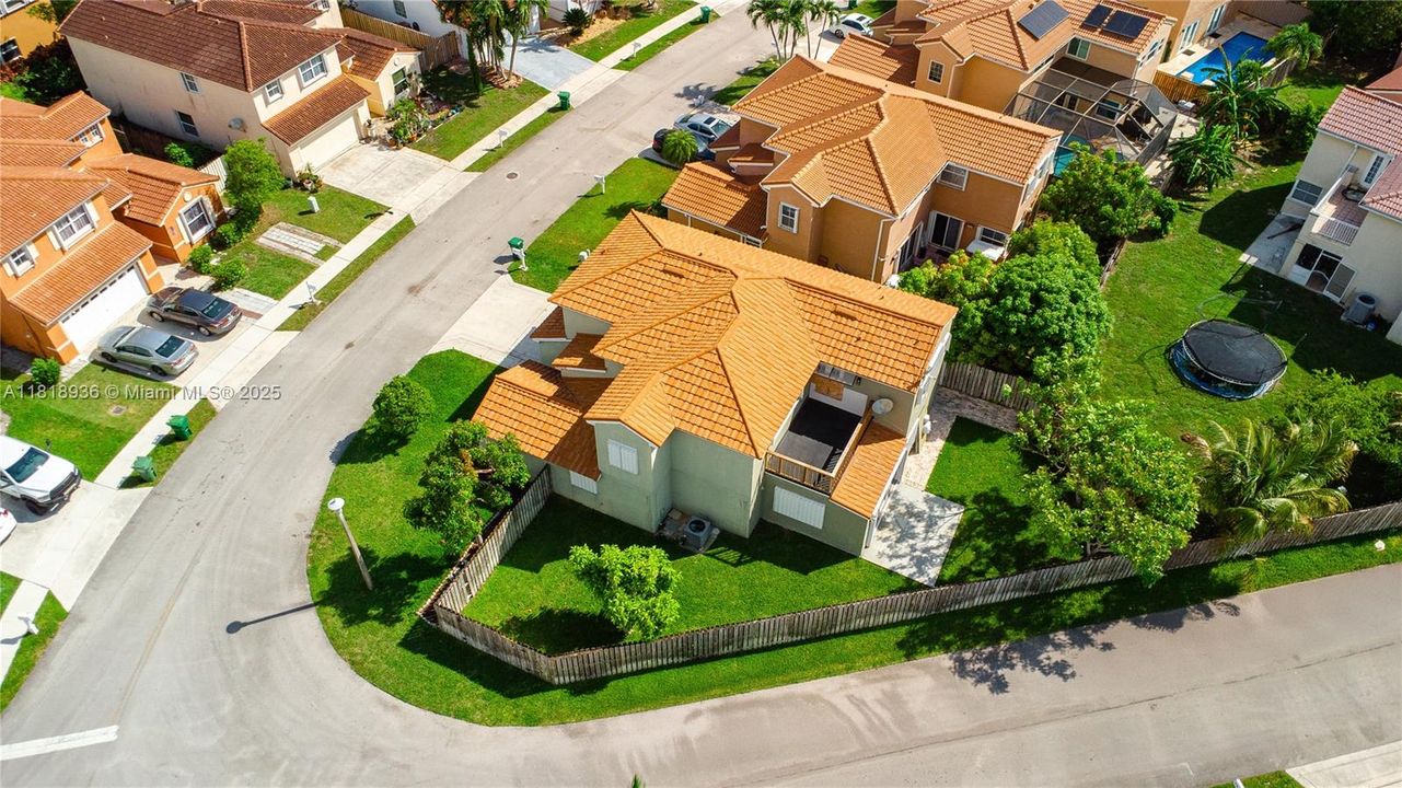 На продажу: $745,000 (4 спален, 3 ванн, 2364 Квадратных фут)