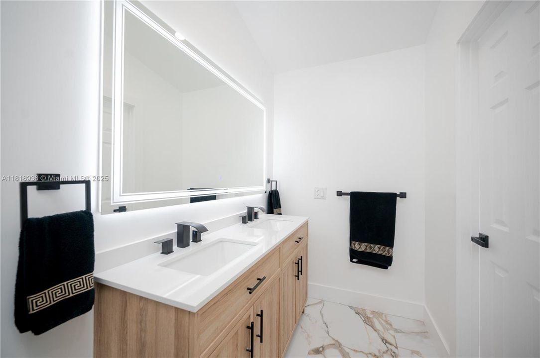 На продажу: $745,000 (4 спален, 3 ванн, 2364 Квадратных фут)