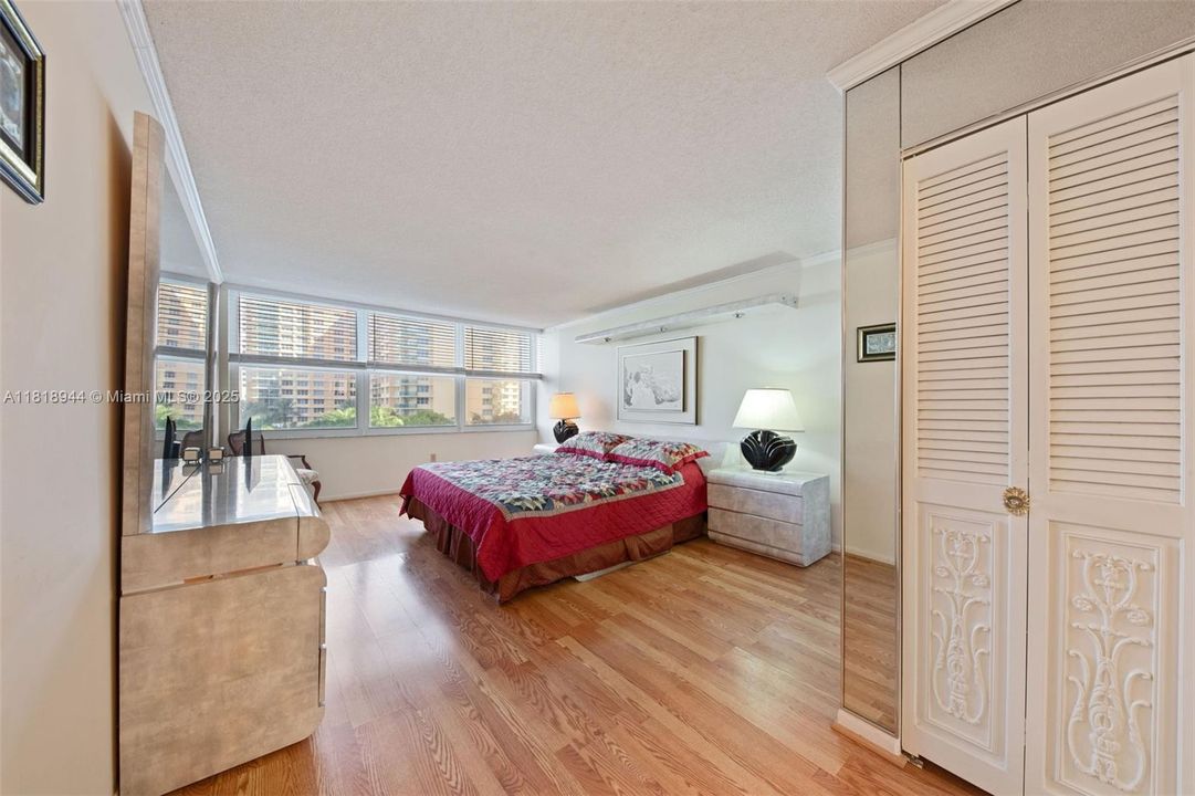 待售: $699,000 (2 贝兹, 2 浴室, 1768 平方英尺)