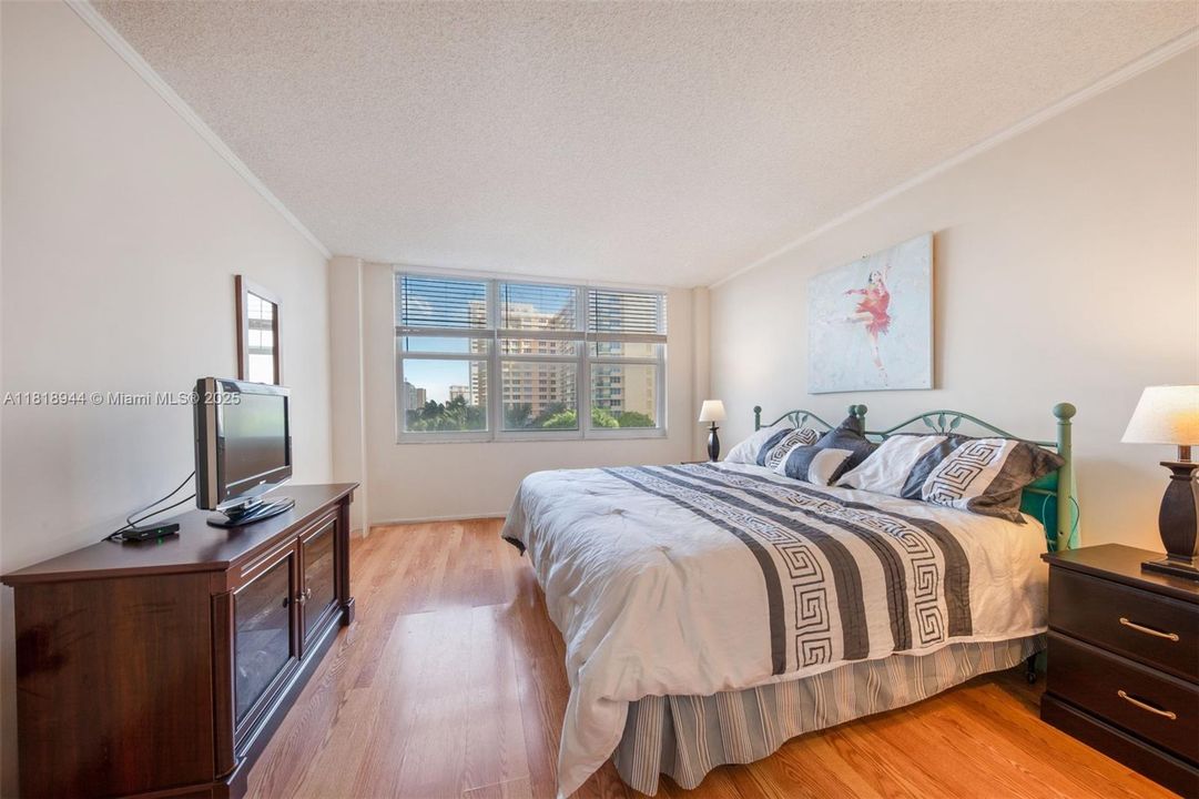 待售: $699,000 (2 贝兹, 2 浴室, 1768 平方英尺)