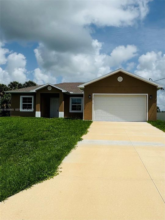 Recently Sold: $315,000 (3 beds, 2 baths, 1681 Square Feet)