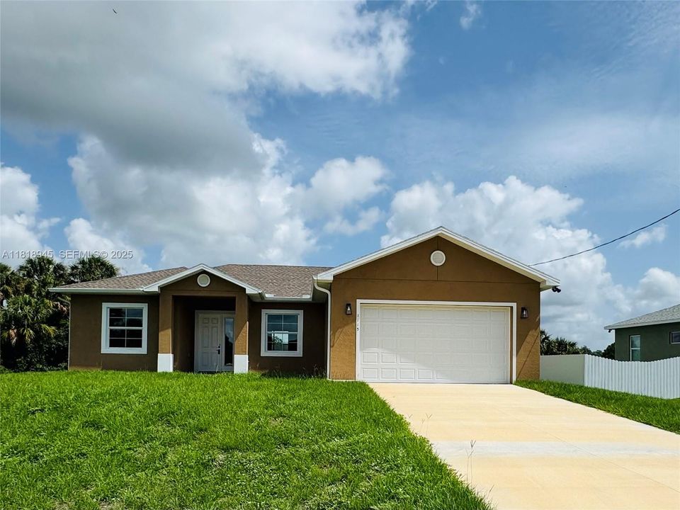 Recently Sold: $315,000 (3 beds, 2 baths, 1681 Square Feet)