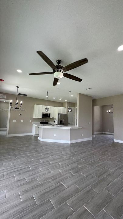 Recently Sold: $315,000 (3 beds, 2 baths, 1681 Square Feet)