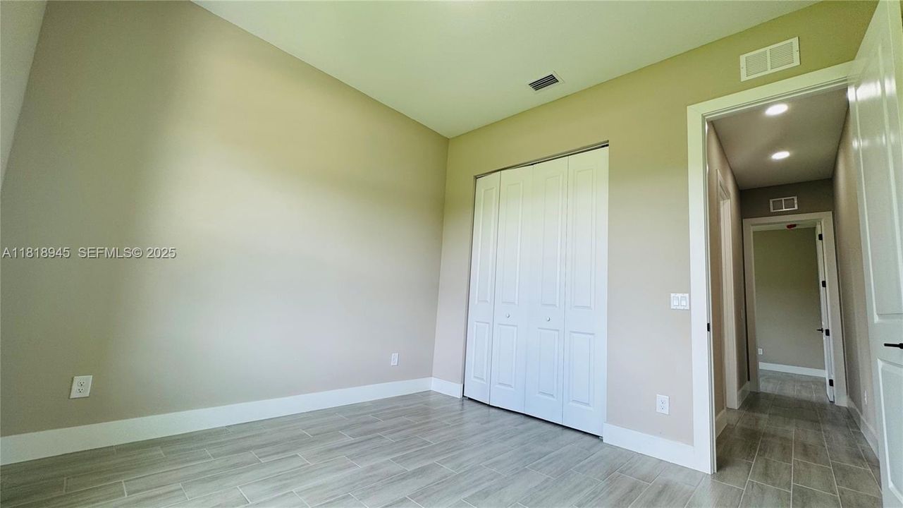 Recently Sold: $315,000 (3 beds, 2 baths, 1681 Square Feet)