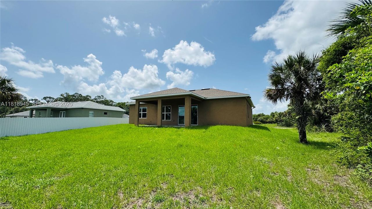Recently Sold: $315,000 (3 beds, 2 baths, 1681 Square Feet)