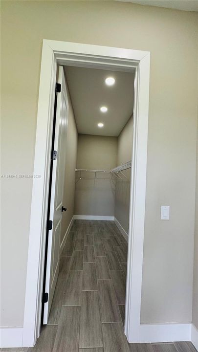Recently Sold: $315,000 (3 beds, 2 baths, 1681 Square Feet)