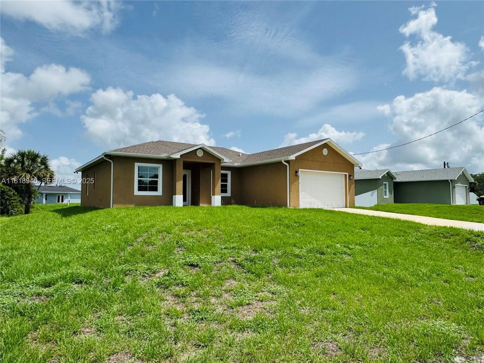 Recently Sold: $315,000 (3 beds, 2 baths, 1681 Square Feet)