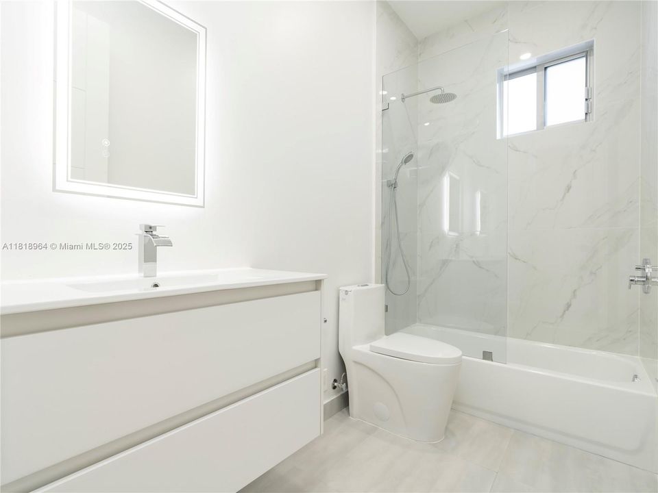 На продажу: $915,000 (3 спален, 2 ванн, 1985 Квадратных фут)