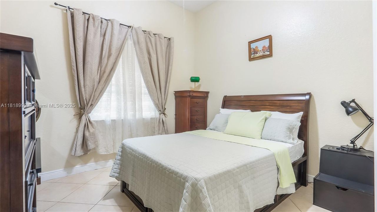 Недавно продано: $1,200,000 (4 спален, 4 ванн, 2685 Квадратных фут)