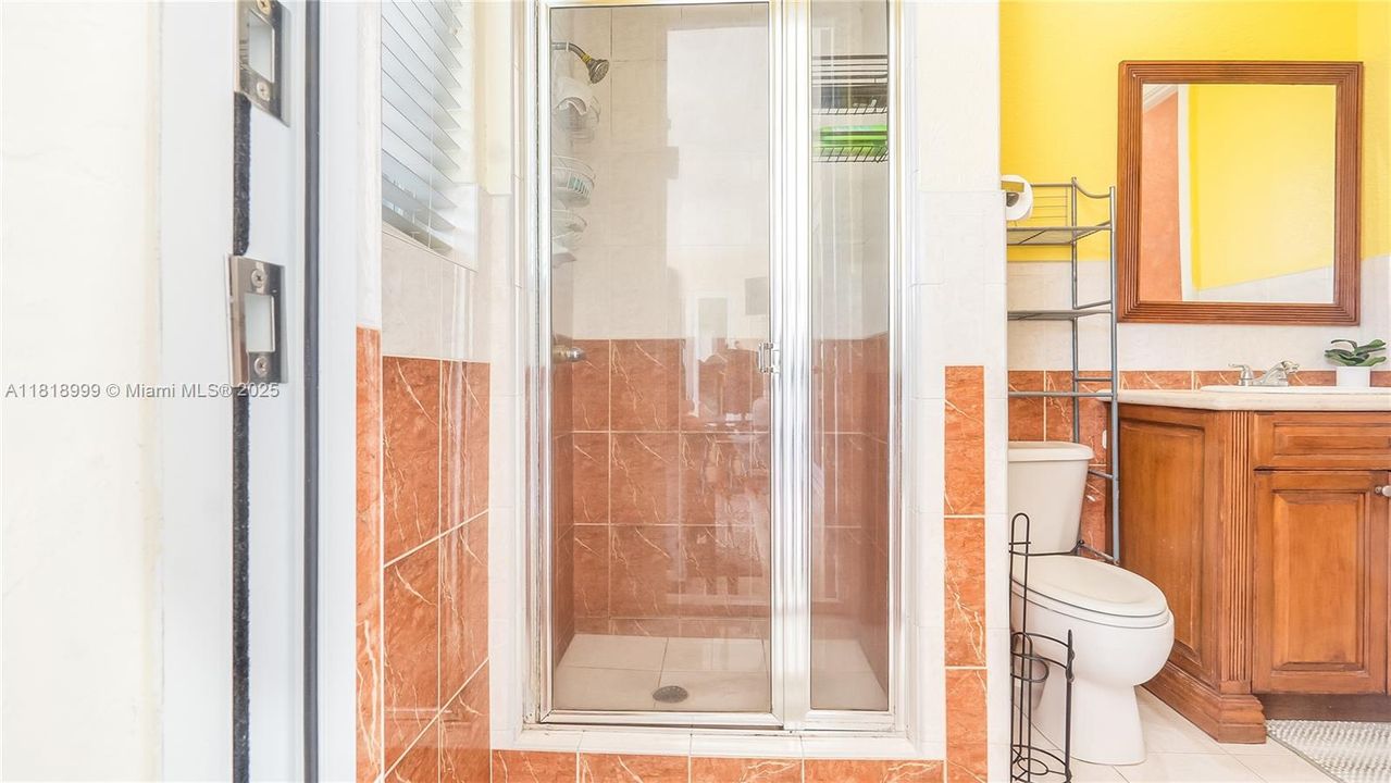 Недавно продано: $1,200,000 (4 спален, 4 ванн, 2685 Квадратных фут)