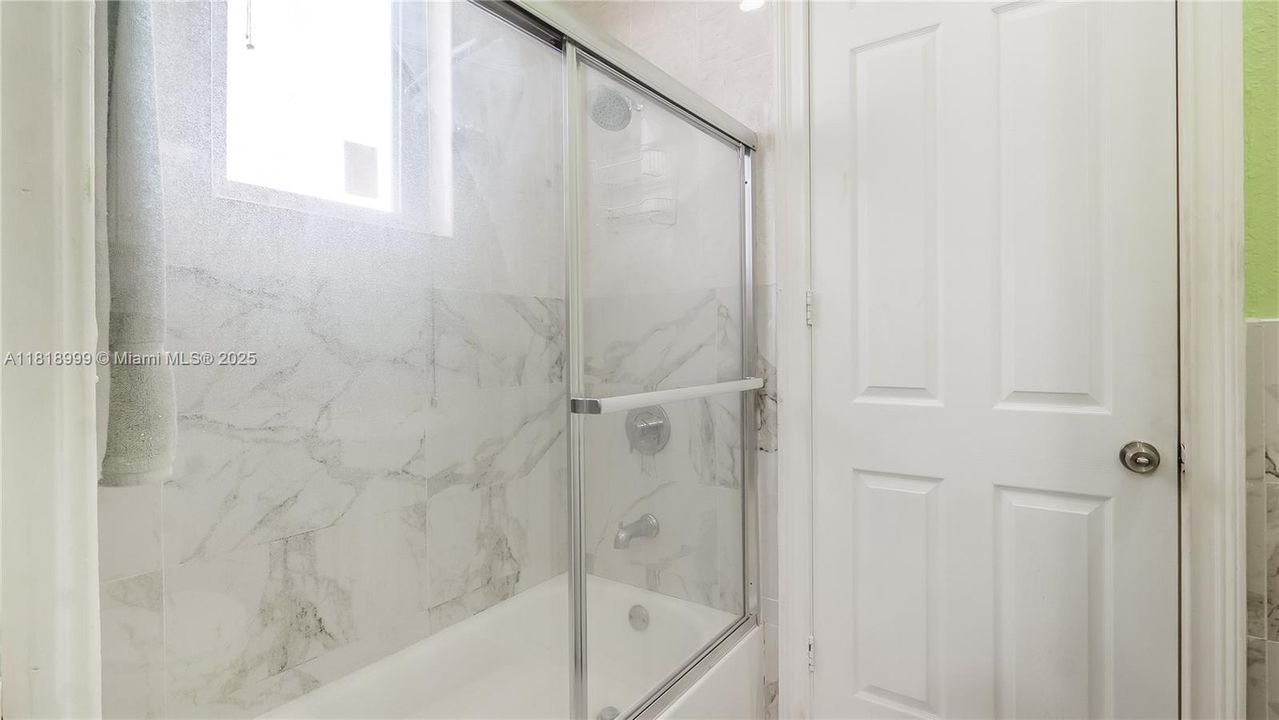 Недавно продано: $1,200,000 (4 спален, 4 ванн, 2685 Квадратных фут)