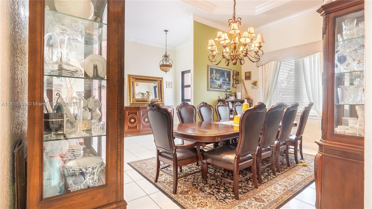 Недавно продано: $1,200,000 (4 спален, 4 ванн, 2685 Квадратных фут)