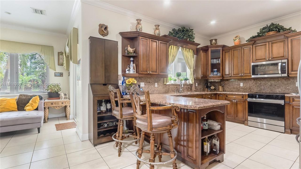 Недавно продано: $1,200,000 (4 спален, 4 ванн, 2685 Квадратных фут)