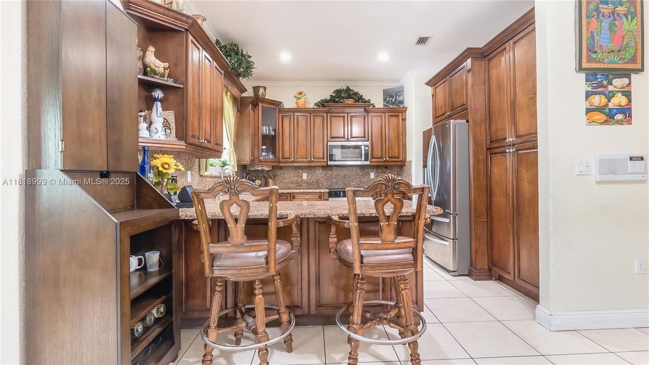 Недавно продано: $1,200,000 (4 спален, 4 ванн, 2685 Квадратных фут)