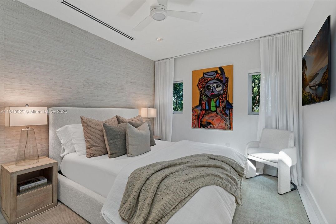 For Sale: $3,290,000 (3 beds, 3 baths, 2117 Square Feet)
