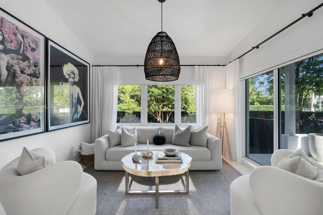 For Sale: $3,290,000 (3 beds, 3 baths, 2117 Square Feet)