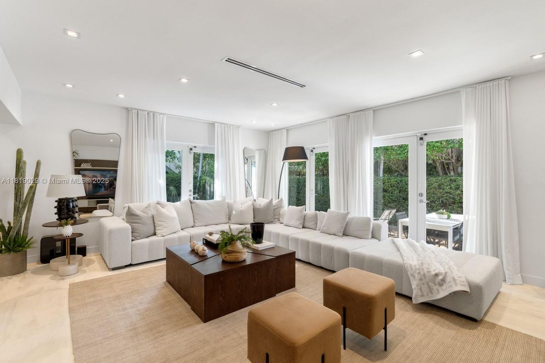 For Sale: $3,290,000 (3 beds, 3 baths, 2117 Square Feet)