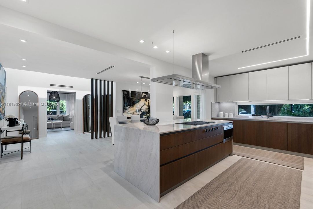 For Sale: $3,290,000 (3 beds, 3 baths, 2117 Square Feet)