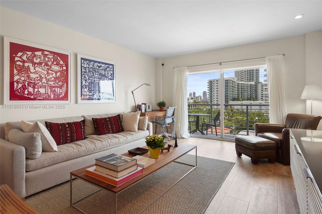 Recently Sold: $580,000 (1 beds, 1 baths, 787 Square Feet)