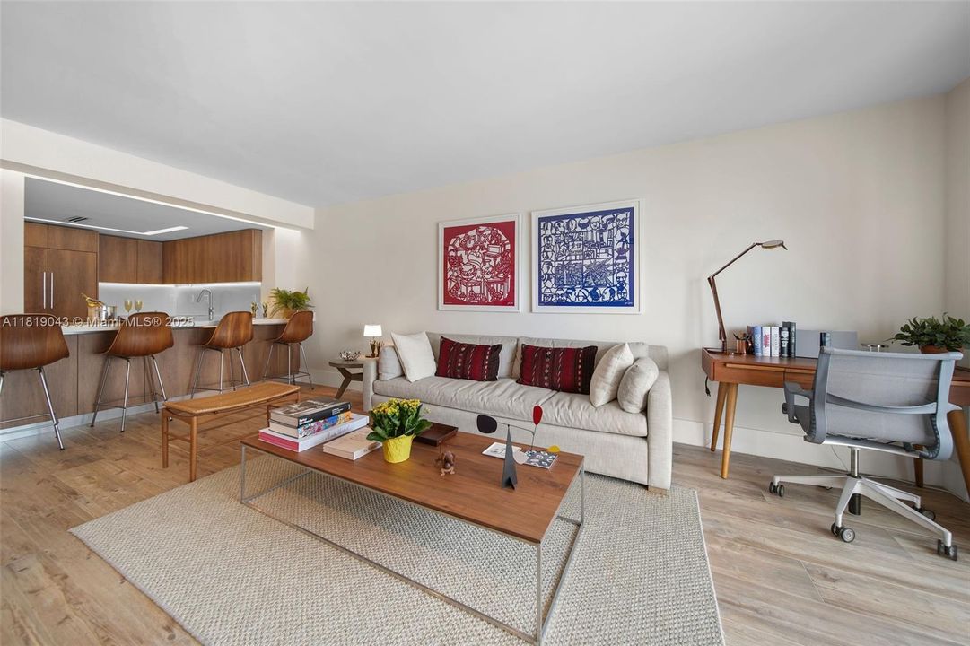 Recently Sold: $580,000 (1 beds, 1 baths, 787 Square Feet)