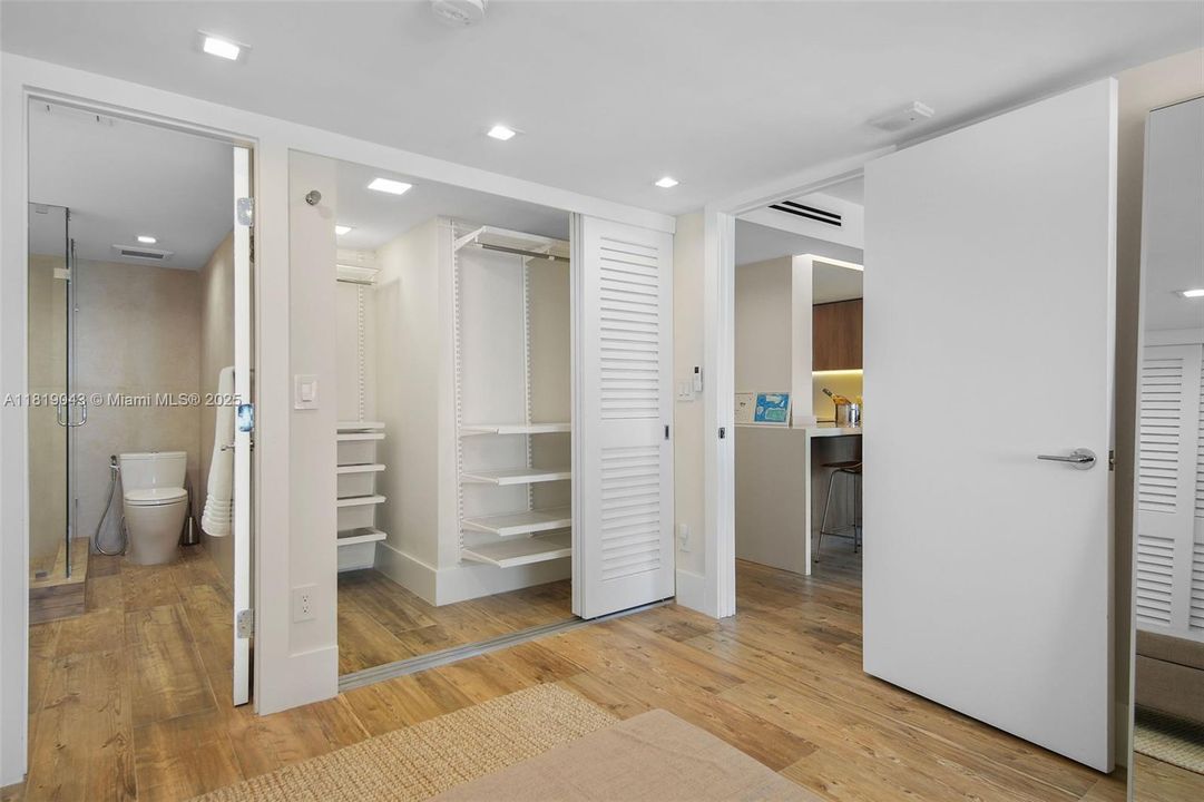 Recently Sold: $580,000 (1 beds, 1 baths, 787 Square Feet)