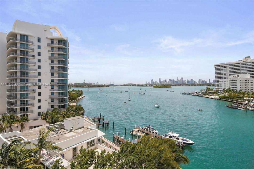 Recently Sold: $580,000 (1 beds, 1 baths, 787 Square Feet)