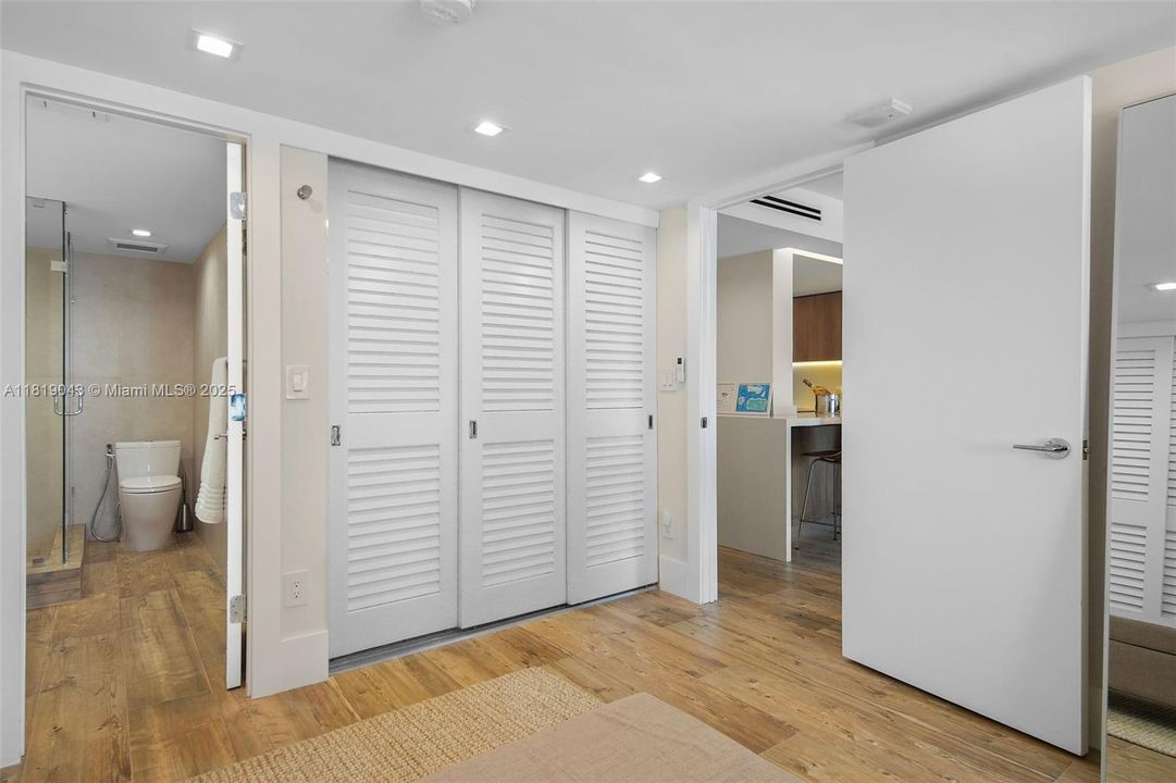 Recently Sold: $580,000 (1 beds, 1 baths, 787 Square Feet)