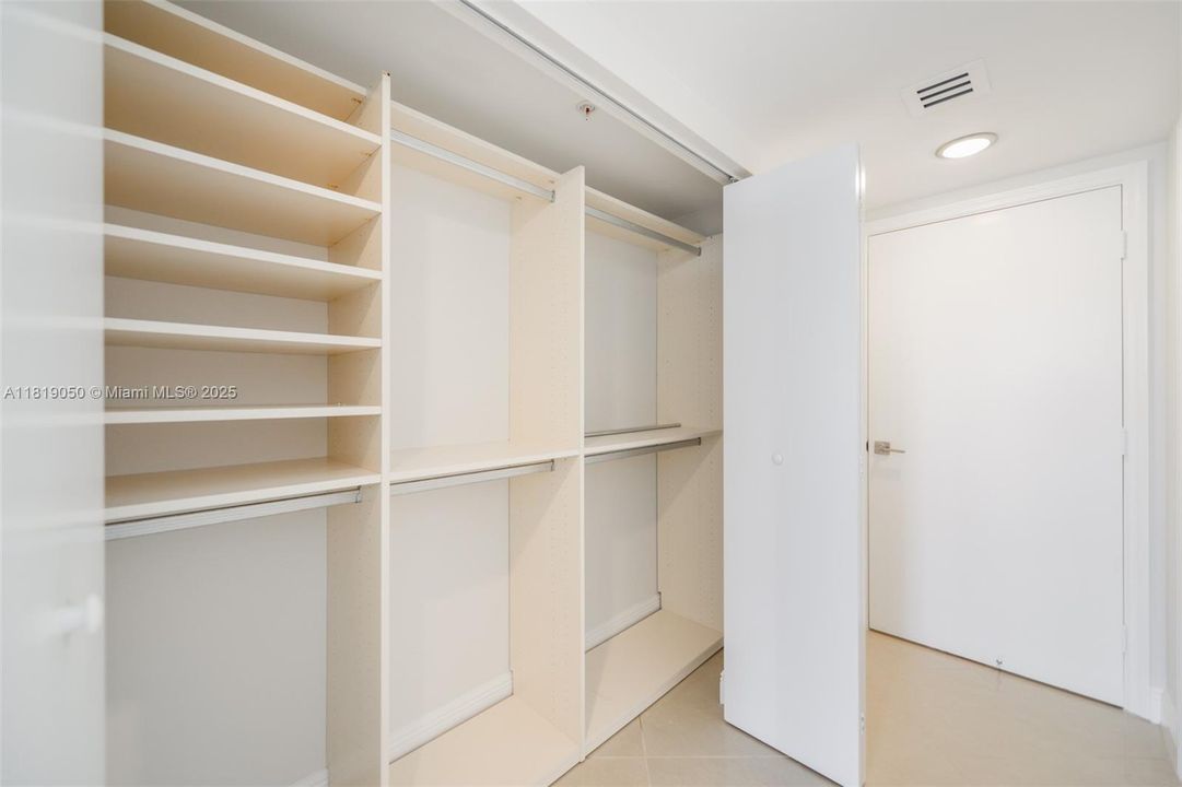 待售: $1,175,000 (2 贝兹, 2 浴室, 1423 平方英尺)