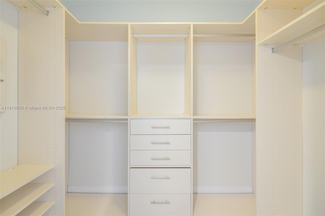 待售: $1,175,000 (2 贝兹, 2 浴室, 1423 平方英尺)