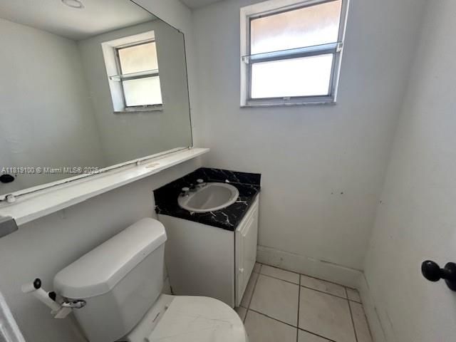 最近售出: $174,800 (2 贝兹, 1 浴室, 720 平方英尺)