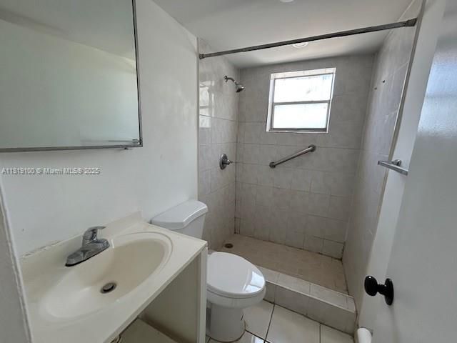 最近售出: $174,800 (2 贝兹, 1 浴室, 720 平方英尺)