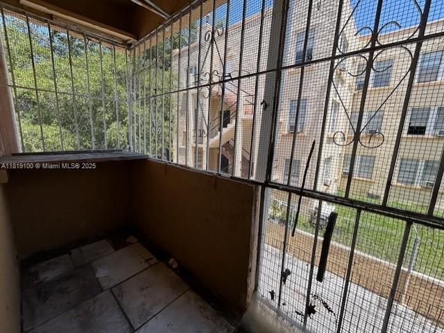 最近售出: $174,800 (2 贝兹, 1 浴室, 720 平方英尺)