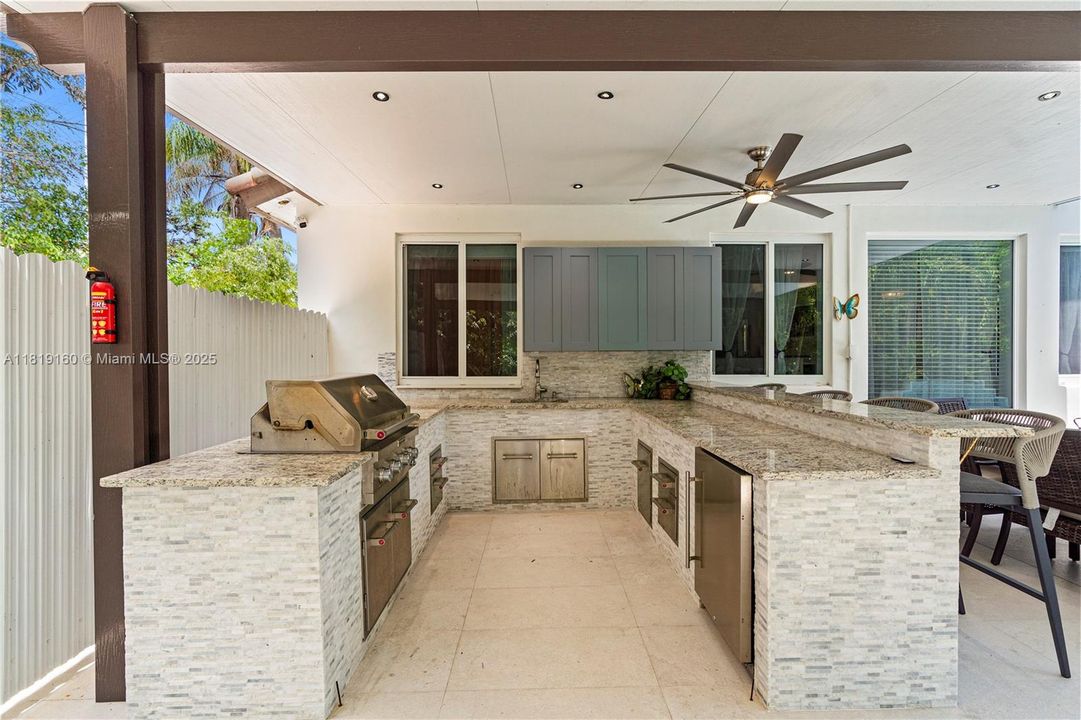 For Sale: $1,600,000 (4 beds, 3 baths, 2779 Square Feet)