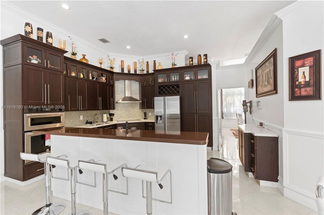 For Sale: $1,600,000 (4 beds, 3 baths, 2779 Square Feet)