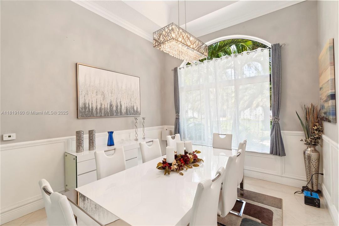 For Sale: $1,600,000 (4 beds, 3 baths, 2779 Square Feet)