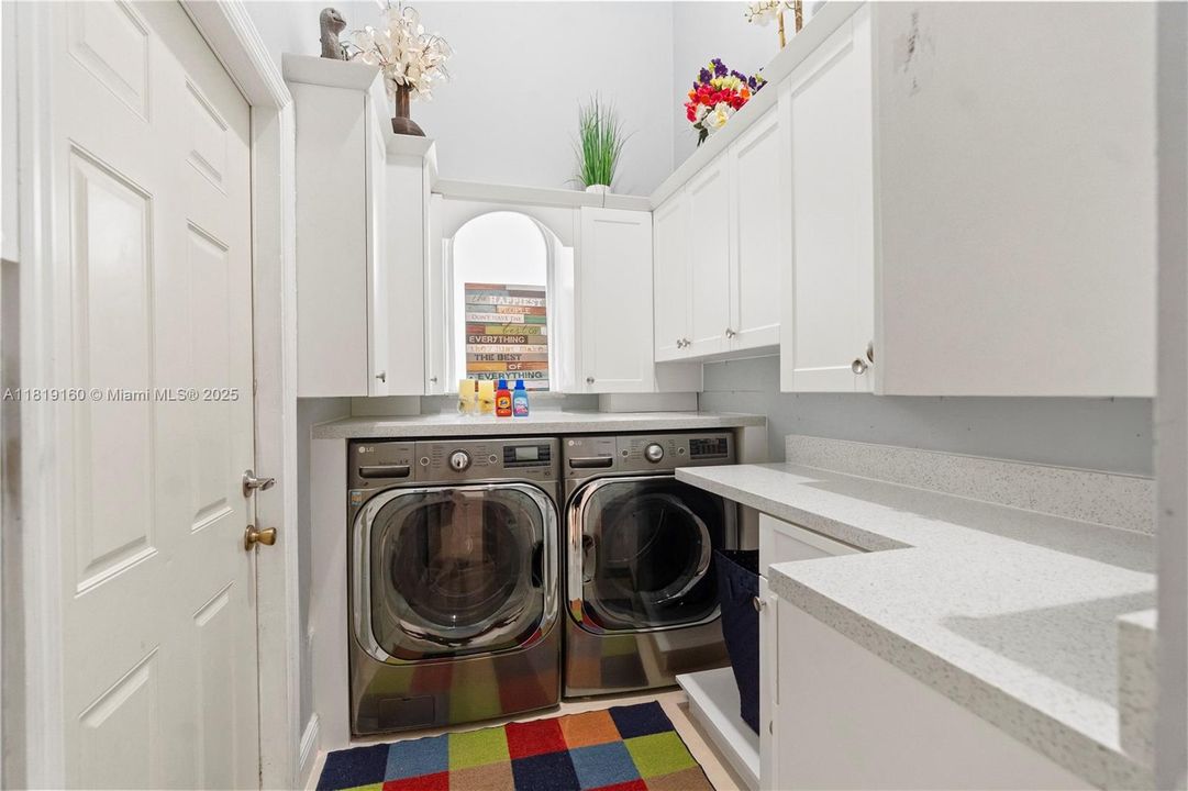 For Sale: $1,600,000 (4 beds, 3 baths, 2779 Square Feet)