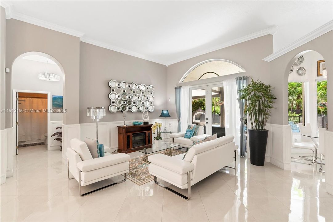 For Sale: $1,600,000 (4 beds, 3 baths, 2779 Square Feet)