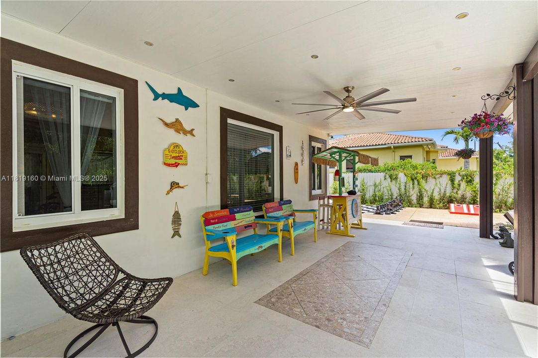 For Sale: $1,600,000 (4 beds, 3 baths, 2779 Square Feet)