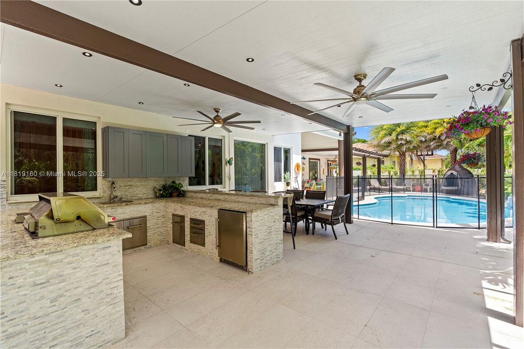 For Sale: $1,600,000 (4 beds, 3 baths, 2779 Square Feet)