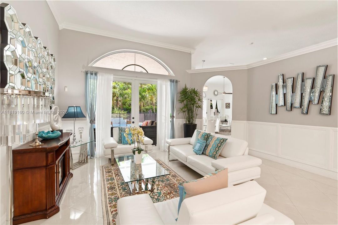 For Sale: $1,600,000 (4 beds, 3 baths, 2779 Square Feet)