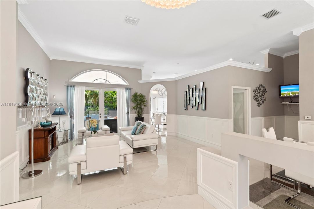 For Sale: $1,600,000 (4 beds, 3 baths, 2779 Square Feet)