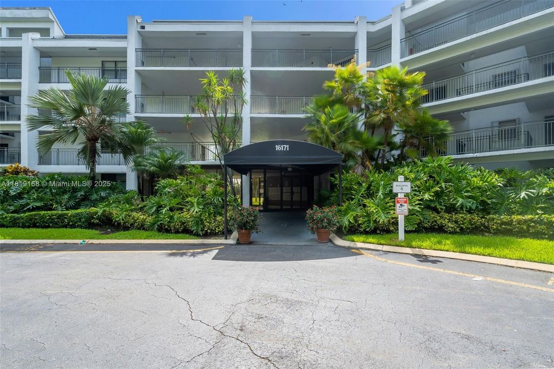 Недавно продано: $375,000 (3 спален, 2 ванн, 1707 Квадратных фут)