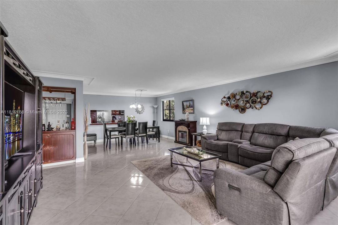 Недавно продано: $375,000 (3 спален, 2 ванн, 1707 Квадратных фут)