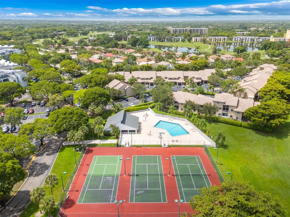 Недавно продано: $375,000 (3 спален, 2 ванн, 1707 Квадратных фут)