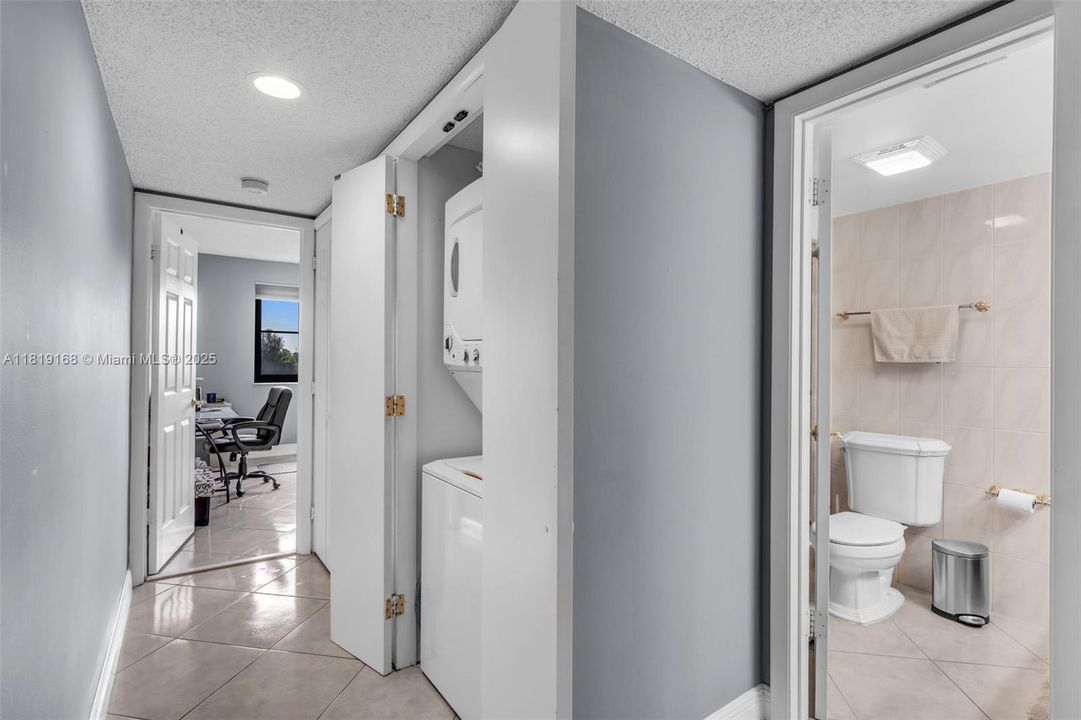 Недавно продано: $375,000 (3 спален, 2 ванн, 1707 Квадратных фут)