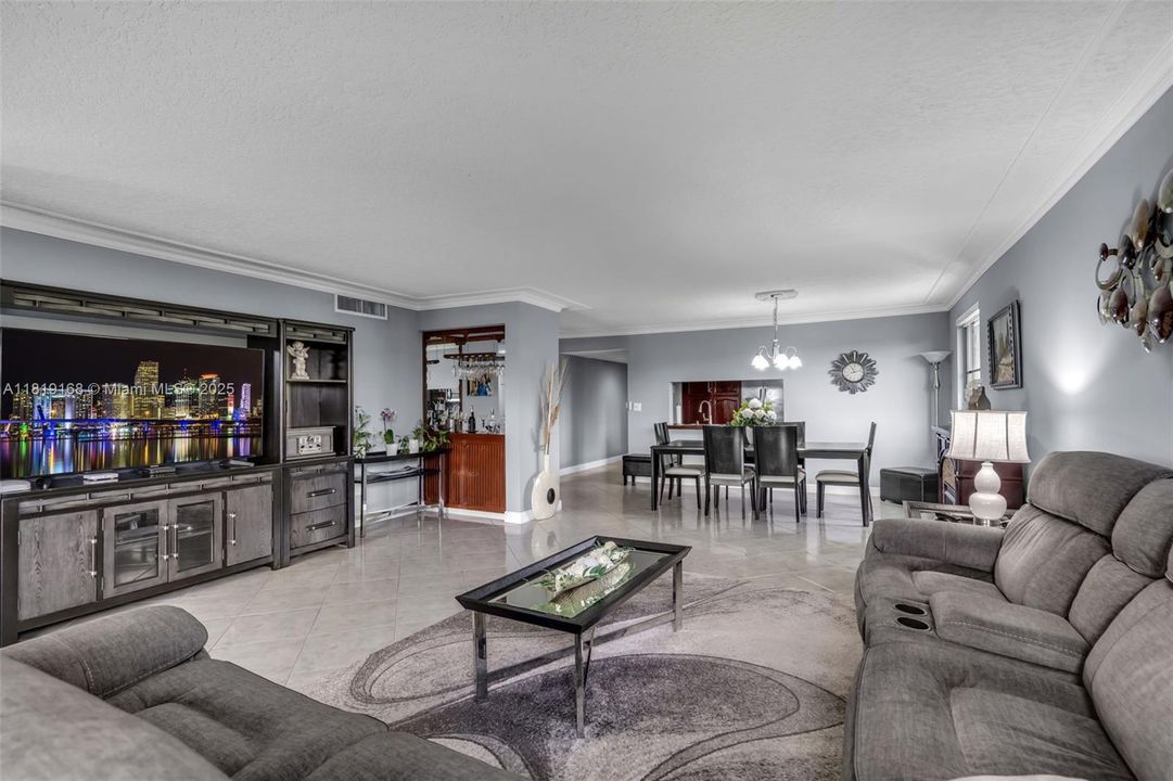 Недавно продано: $375,000 (3 спален, 2 ванн, 1707 Квадратных фут)