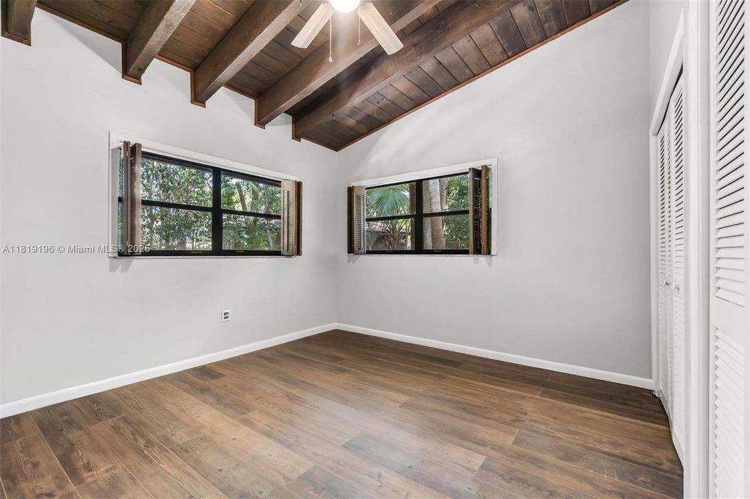 最近售出: $1,149,000 (0 贝兹, 0 浴室, 0 平方英尺)